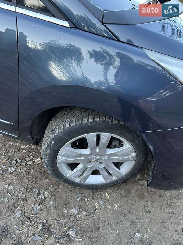 Мікровен Peugeot 5008 2013 в Перемишлянах