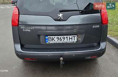 Мікровен Peugeot 5008 2010 в Острозі