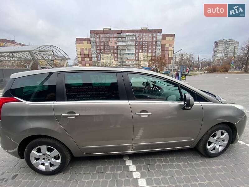 Микровэн Peugeot 5008 2011 в Днепре