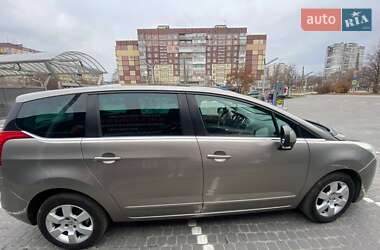 Микровэн Peugeot 5008 2011 в 