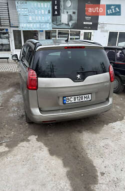 Микровэн Peugeot 5008 2015 в Львове