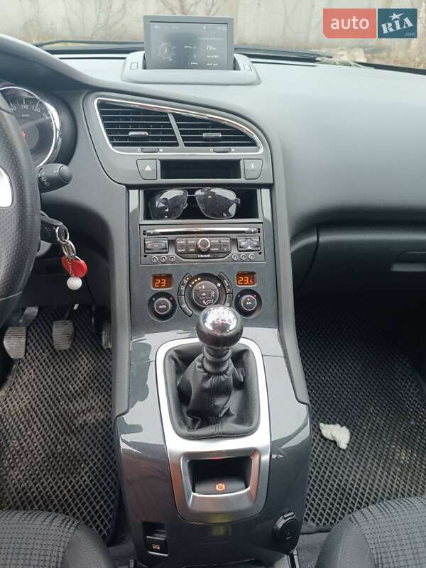 Мікровен Peugeot 5008 2013 в Харкові