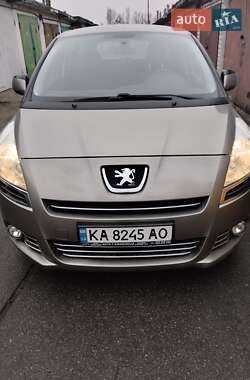 Микровэн Peugeot 5008 2009 в Киеве