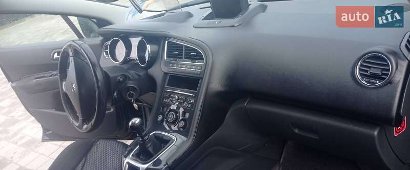 Микровэн Peugeot 5008 2011 в Тернополе