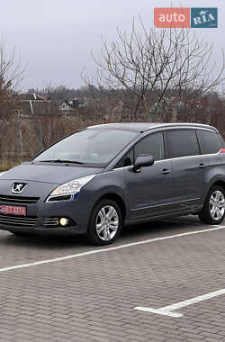 Микровэн Peugeot 5008 2011 в Луцке