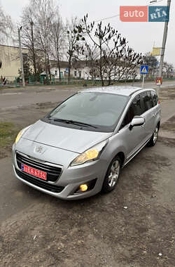 Микровэн Peugeot 5008 2016 в Котельве