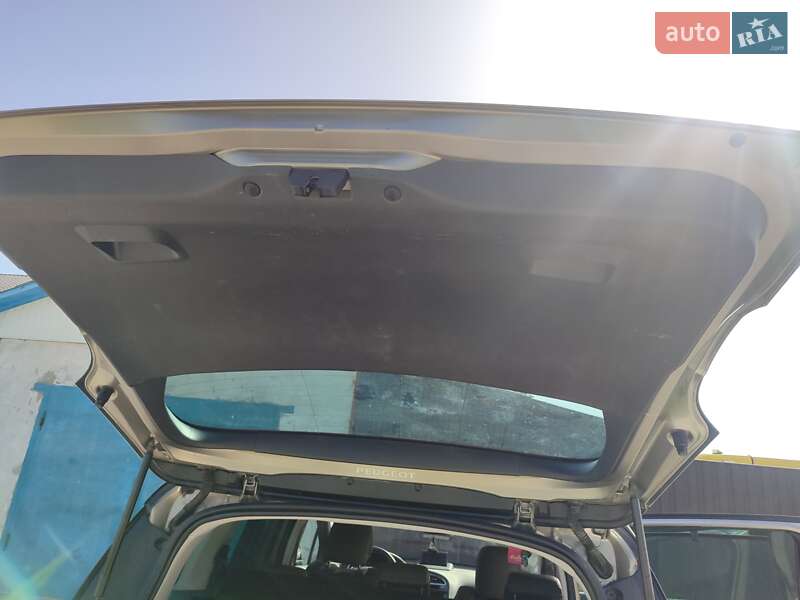 Микровэн Peugeot 5008 2012 в Киеве фото 20 Микровэн Peugeot 5008 2012 в Киеве