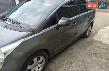 Микровэн Peugeot 5008 2011 в Ивано-Франковске