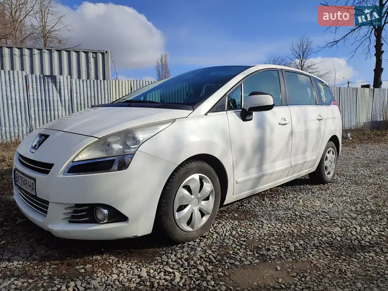 Peugeot 5008 2012