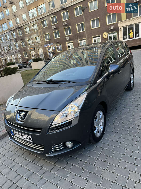 Peugeot 5008 2012