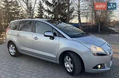Микровэн Peugeot 5008 2012 в 