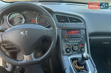 Микровэн Peugeot 5008 2012 в 