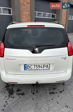 Микровэн Peugeot 5008 2012 в 