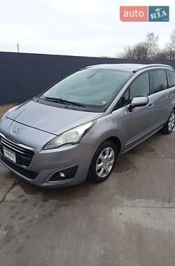 Микровэн Peugeot 5008 2014 в Пулинах