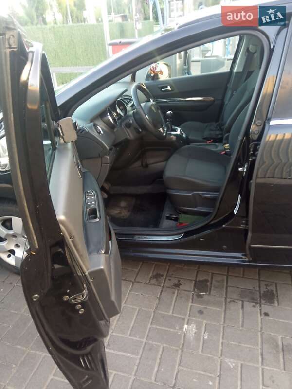 Микровэн Peugeot 5008 2013 в Киеве