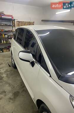 Микровэн Peugeot 5008 2010 в 