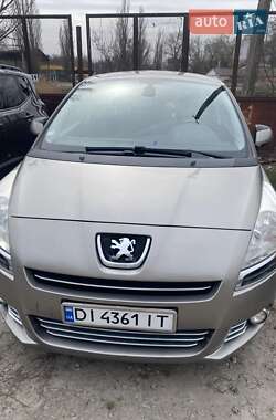 Микровэн Peugeot 5008 2011 в 