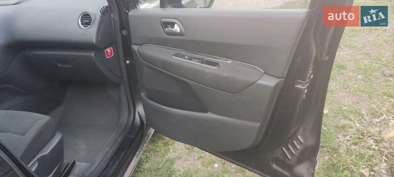 Микровэн Peugeot 5008 2011 в Павлограде