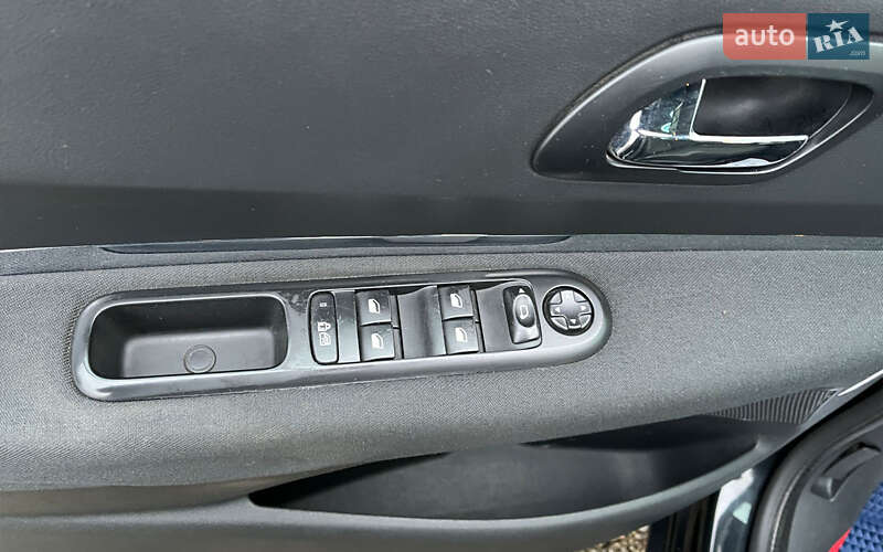 Микровэн Peugeot 5008 2012 в Коломые