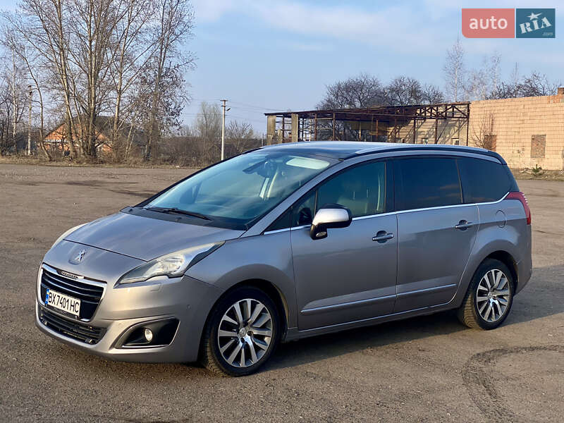 Микровэн Peugeot 5008 2015 в 