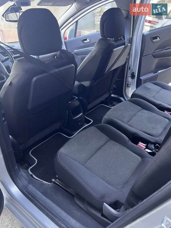 Мікровен Peugeot 5008 2010 в Чернівцях