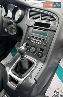 Микровэн Peugeot 5008 2010 в 