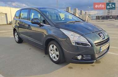 Микровэн Peugeot 5008 2012 в 