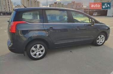 Микровэн Peugeot 5008 2012 в 