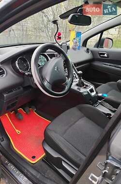 Микровэн Peugeot 5008 2011 в 
