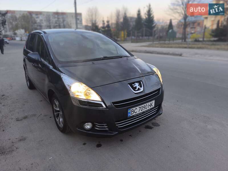 Peugeot 5008 2013