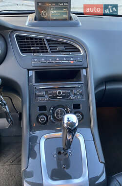Микровэн Peugeot 5008 2013 в 