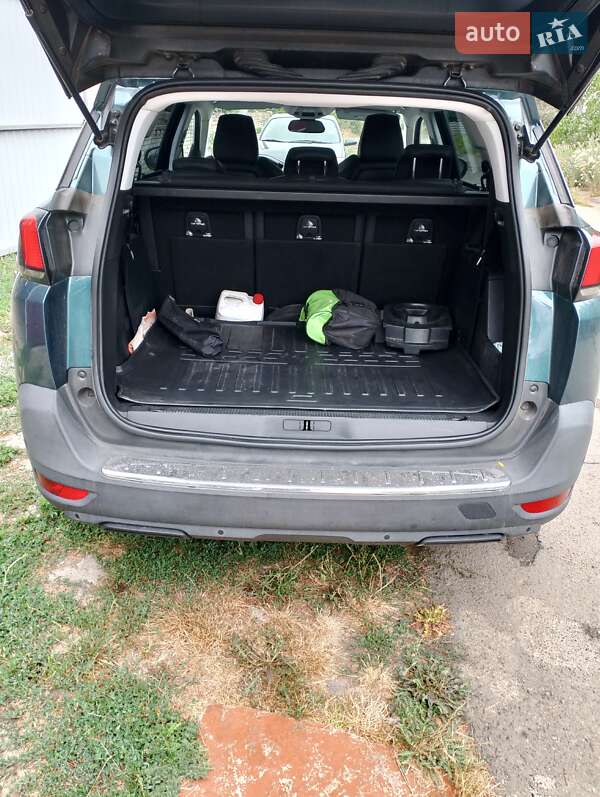 Позашляховик / Кросовер Peugeot 5008 2017 в Благовіщенську