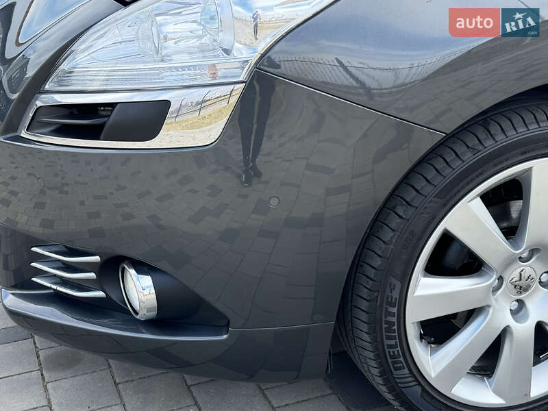 Микровэн Peugeot 5008 2011 в Ковеле