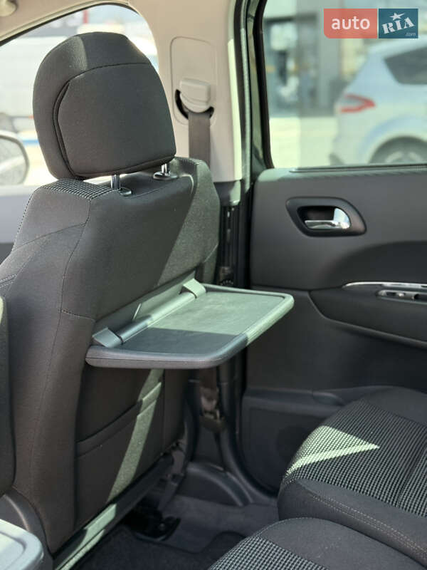 Микровэн Peugeot 5008 2011 в Калуше