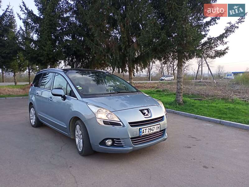 Микровэн Peugeot 5008 2011 в 