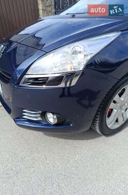 Микровэн Peugeot 5008 2010 в 