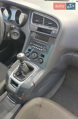 Микровэн Peugeot 5008 2010 в 