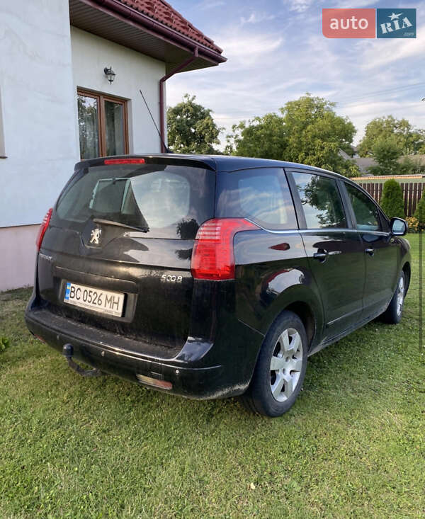 Мікровен Peugeot 5008 2011 в Новояворівську
