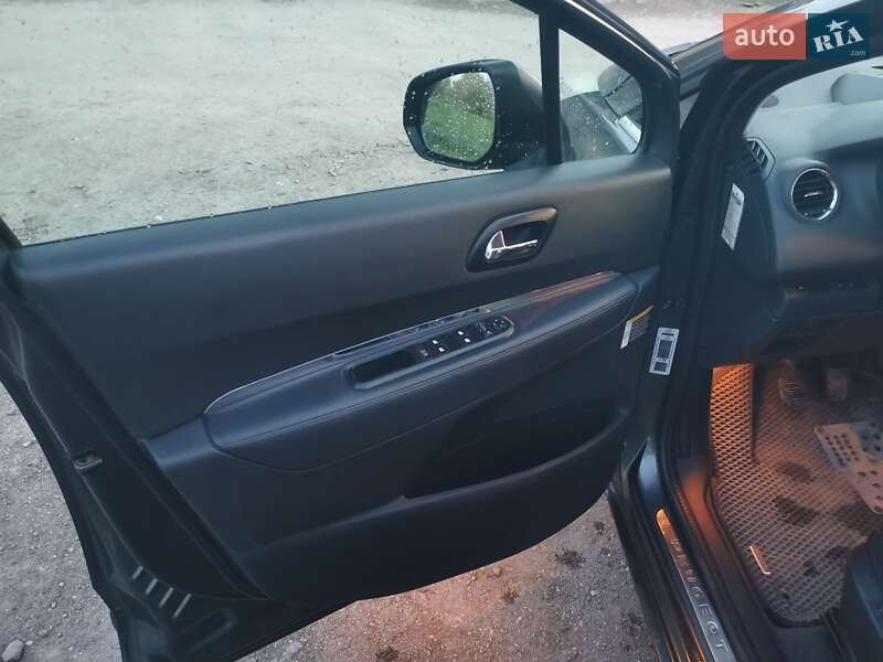 Мікровен Peugeot 5008 2011 в Хмельницькому