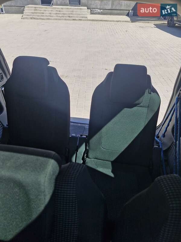 Микровэн Peugeot 5008 2010 в Рогатине