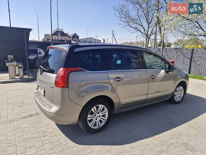 Микровэн Peugeot 5008 2010 в Рогатине