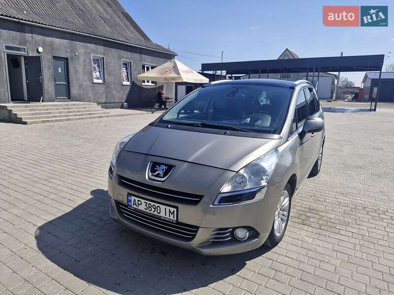 Микровэн Peugeot 5008 2010 в Рогатине