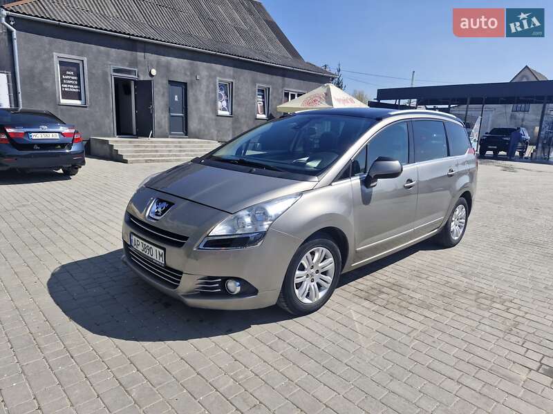 Микровэн Peugeot 5008 2010 в Рогатине