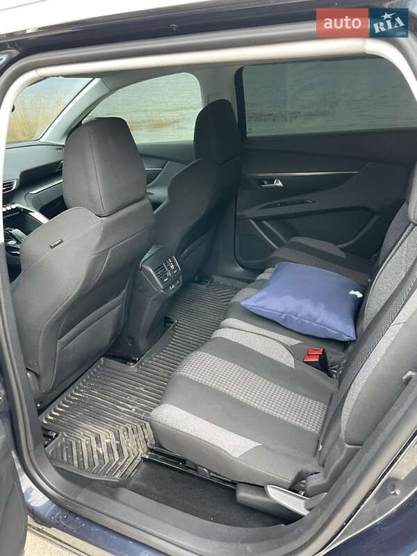 Позашляховик / Кросовер Peugeot 5008 2018 в Переяславі
