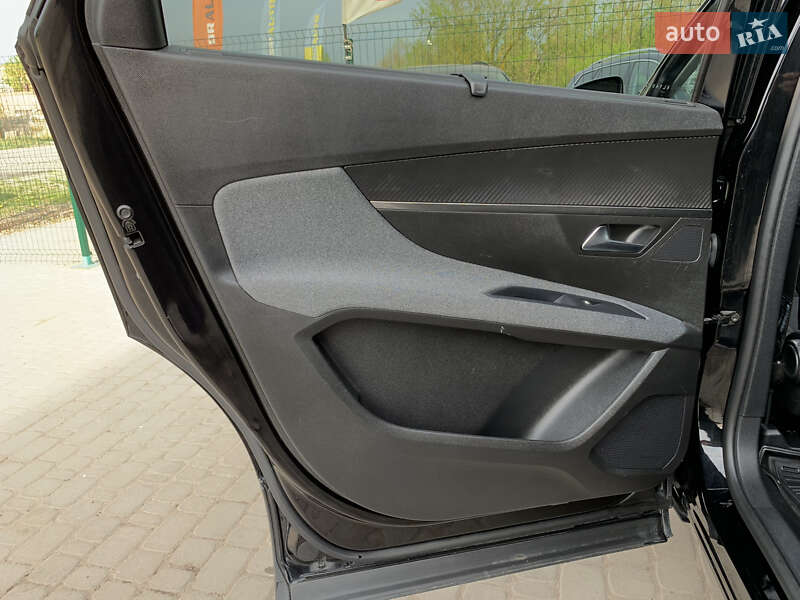 Внедорожник / Кроссовер Peugeot 5008 2019 в Бердичеве