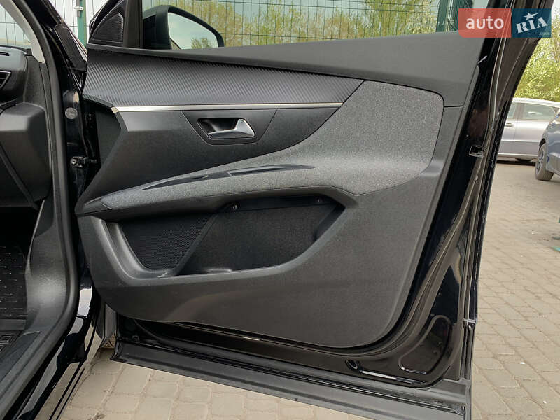 Внедорожник / Кроссовер Peugeot 5008 2019 в Бердичеве