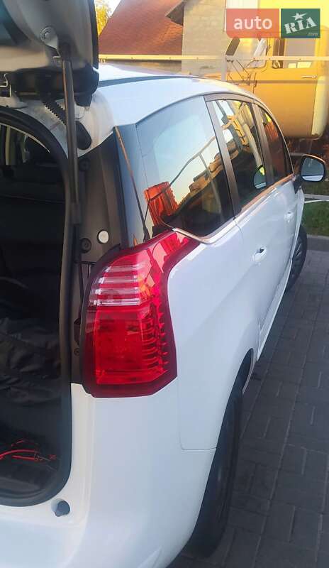 Мікровен Peugeot 5008 2016 в Чернівцях