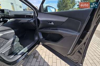 Позашляховик / Кросовер Peugeot 5008 2019 в 