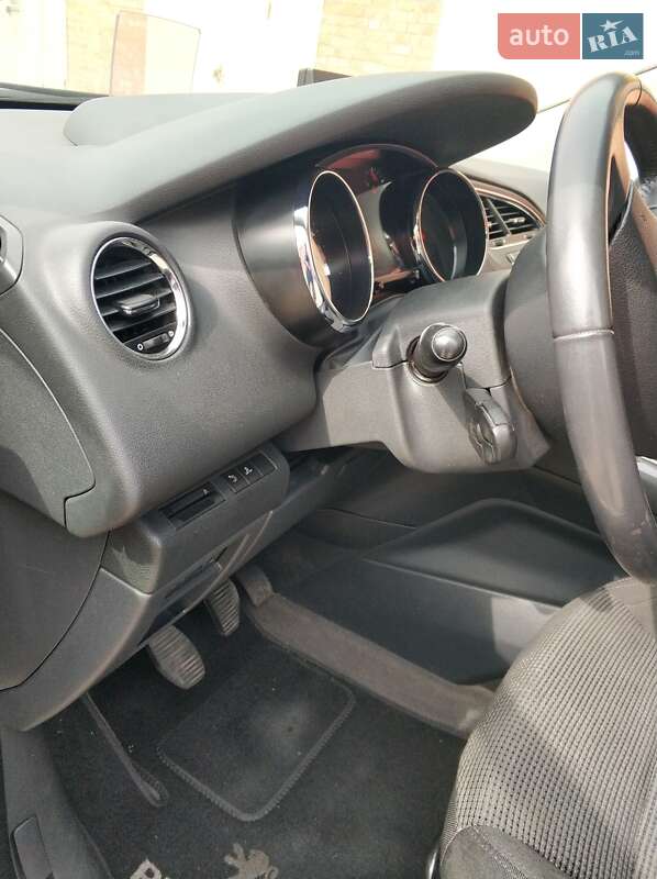 Мікровен Peugeot 5008 2011 в Вінниці