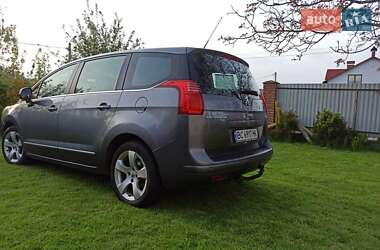 Мікровен Peugeot 5008 2011 в 